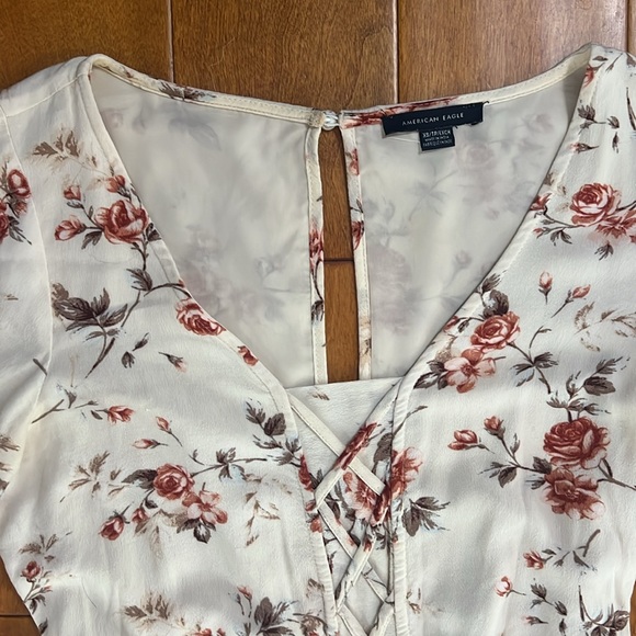 American Eagle Floral Romper Size XS Cream Boho Cottage Fairy Country Western - Picture 2 of 13
